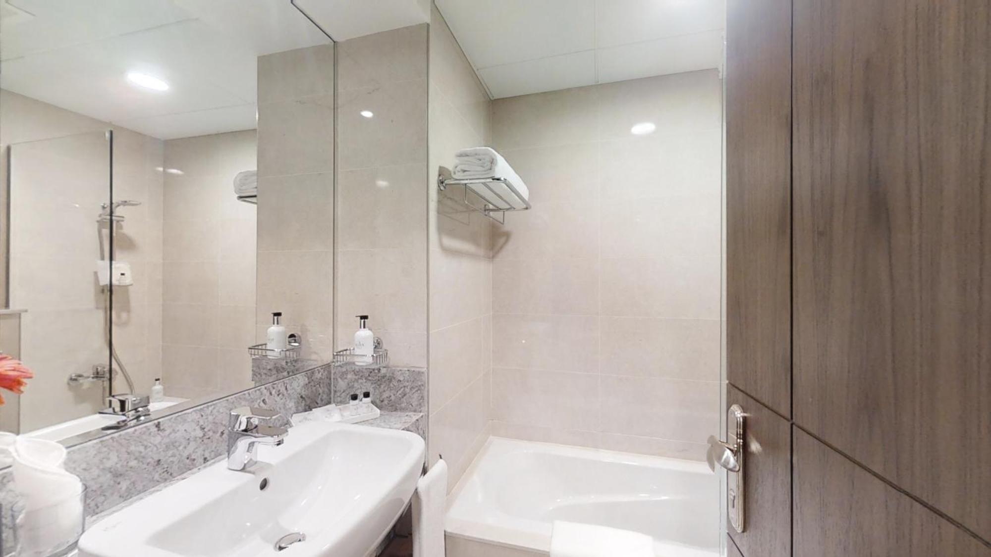 Creek View Studio Apartment