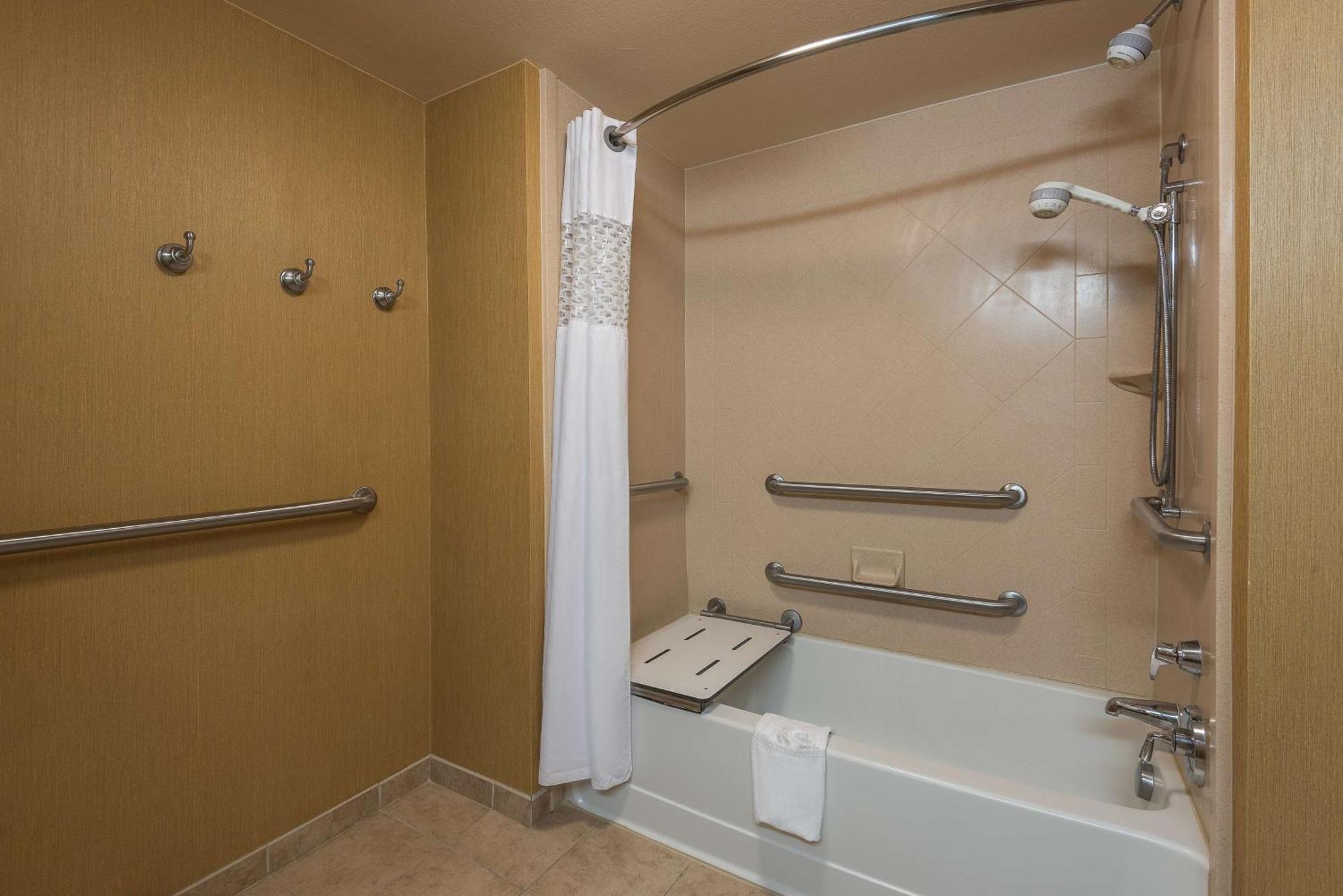 Queen Room Two Queen Beds Mobility Hearing Access or Non-Smoking