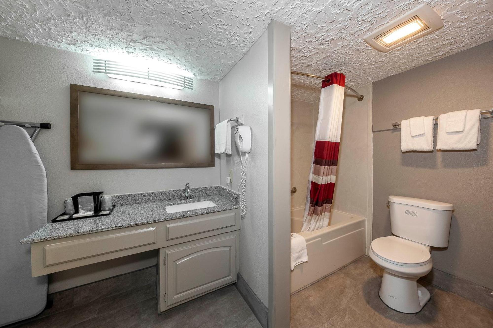 Deluxe Room Two Queen Beds Smoke