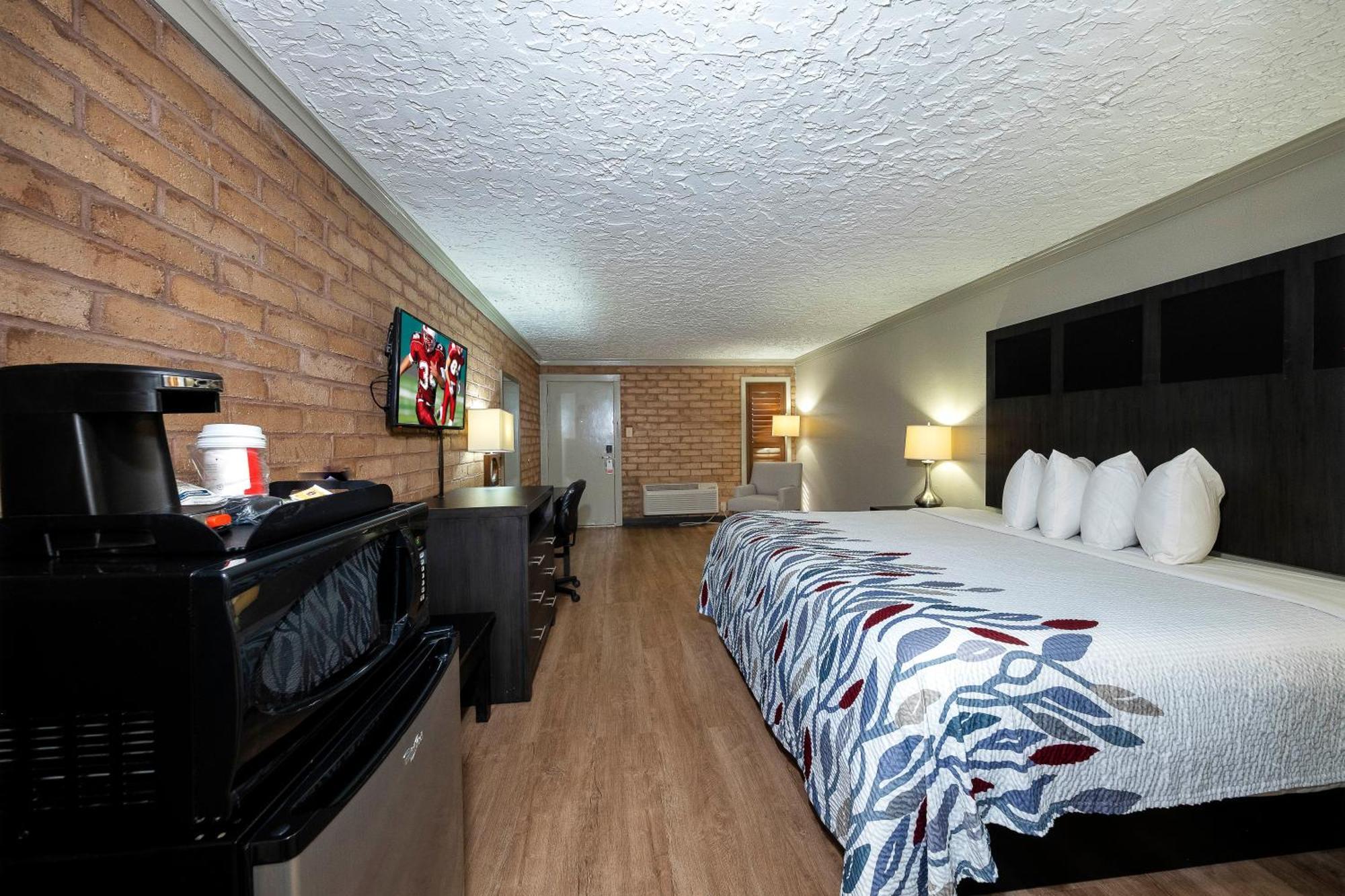 Superior King Room Disability Access Smoke