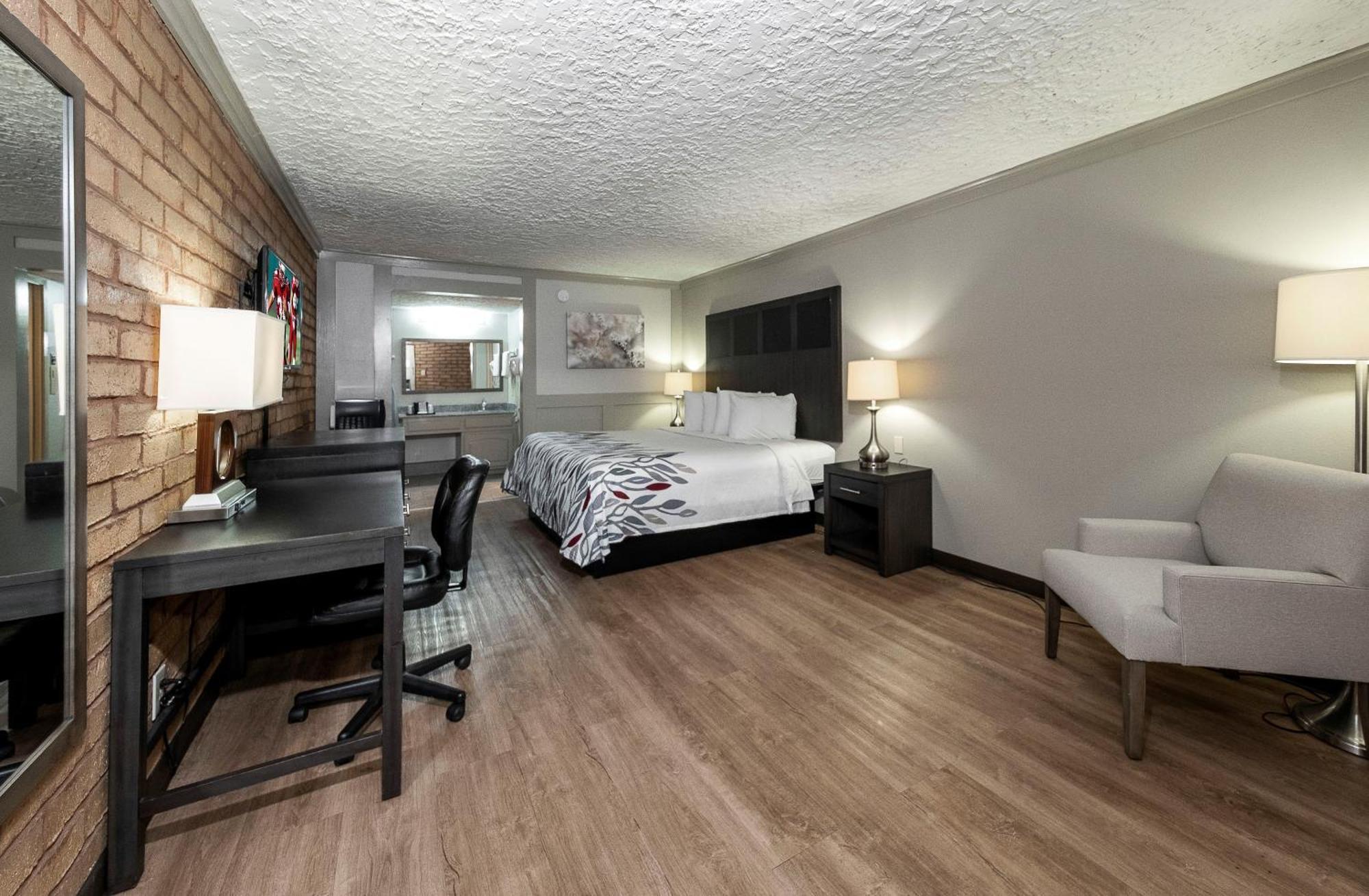 Superior King Room Disability Access Smoke
