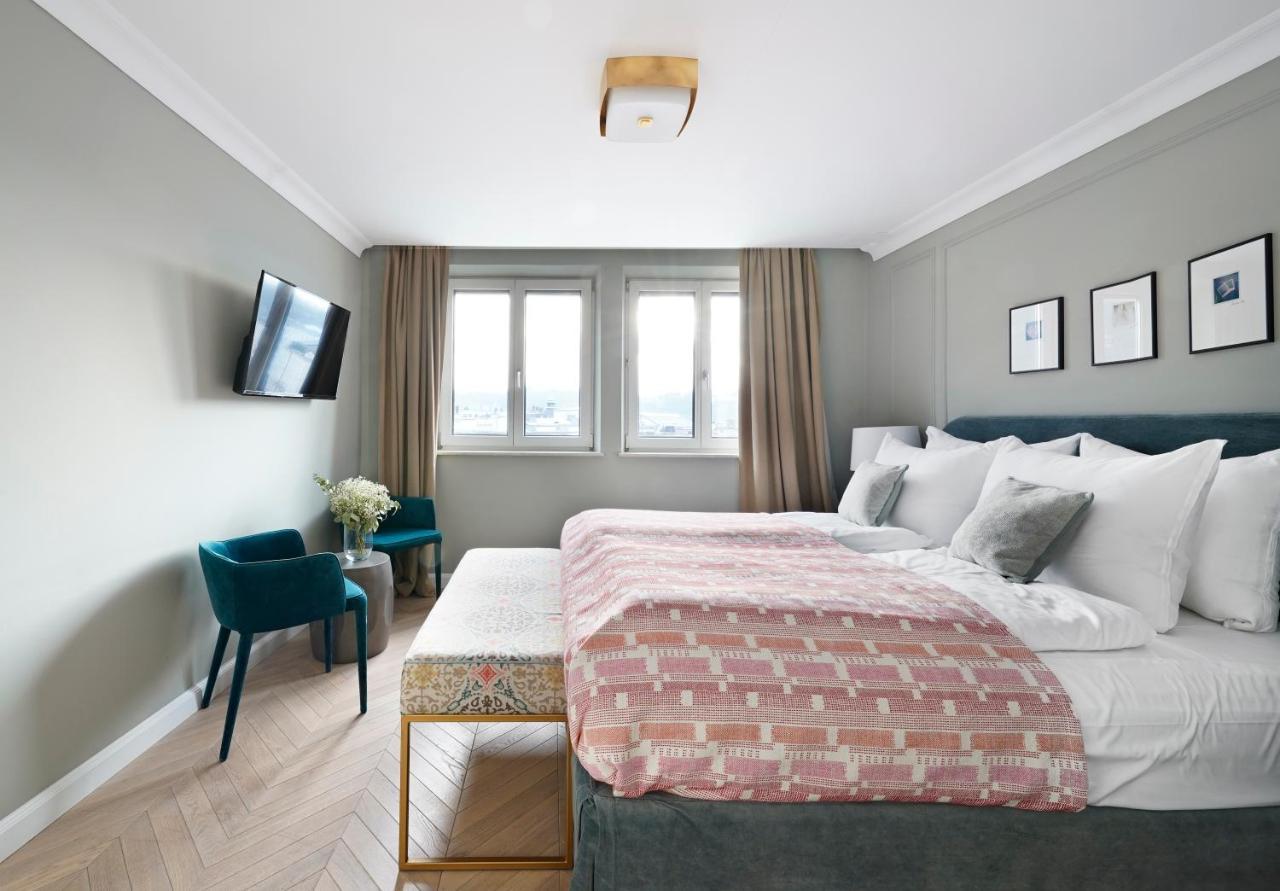Medium Room