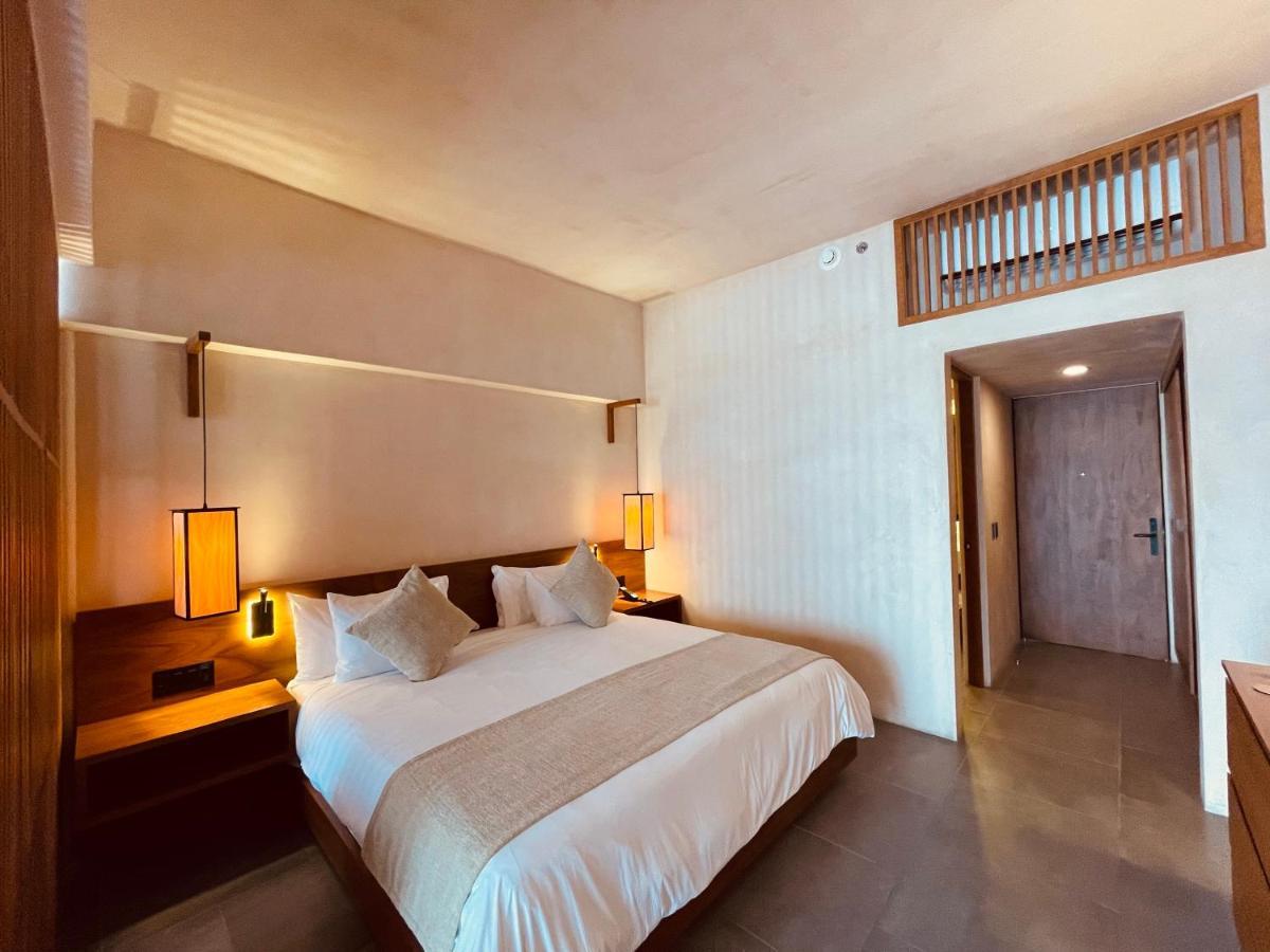 Superior King Suite