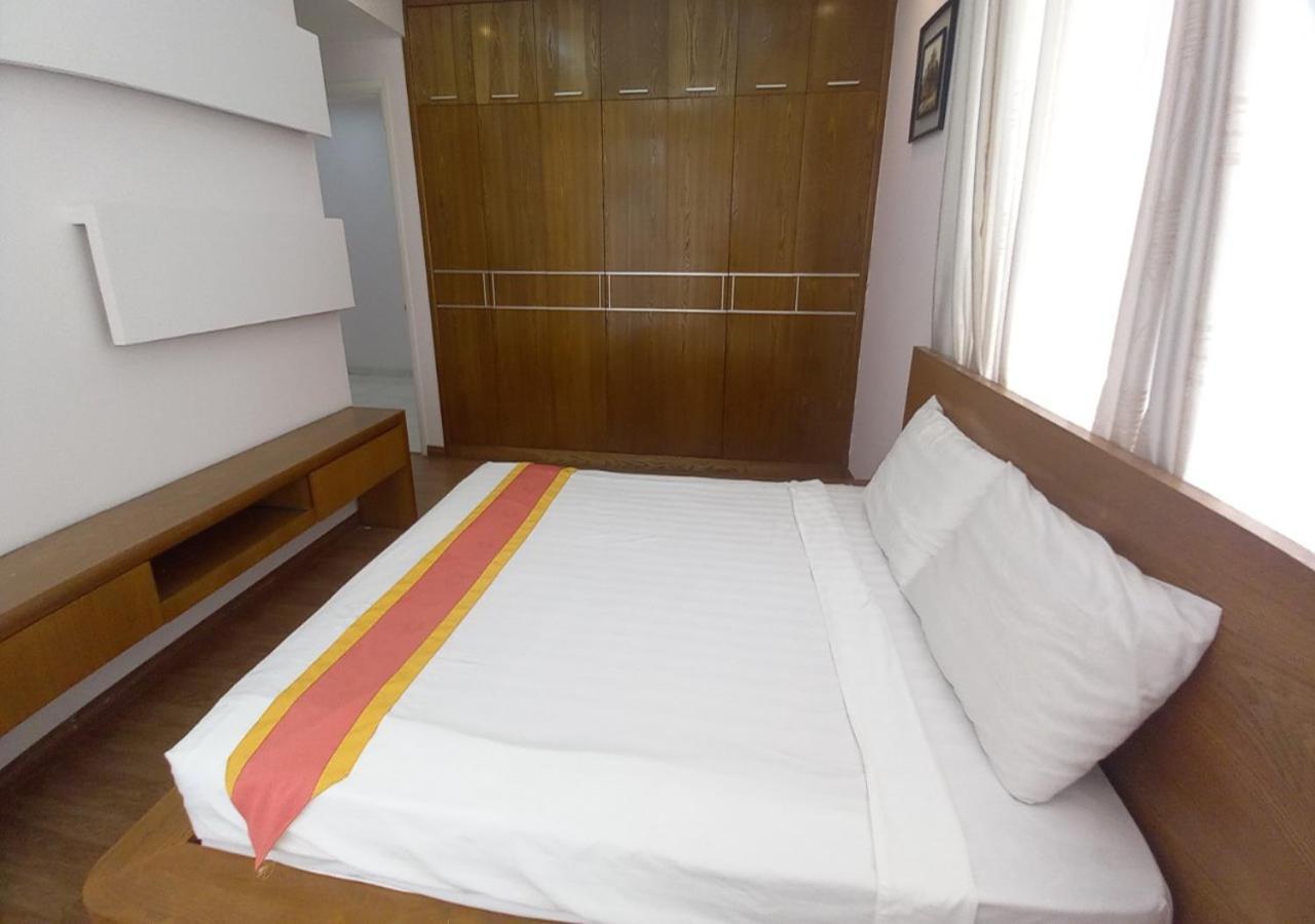 Deluxe Three-Bedroom Apartment