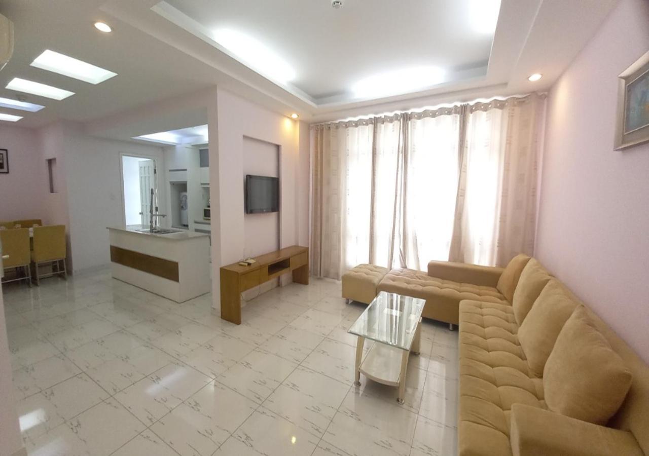Deluxe Three-Bedroom Apartment