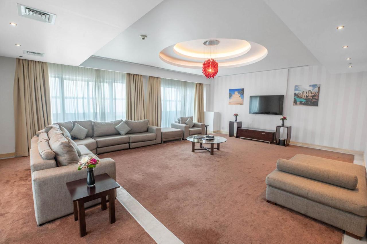Deluxe Four-Bedroom Apartment Panoramic Views