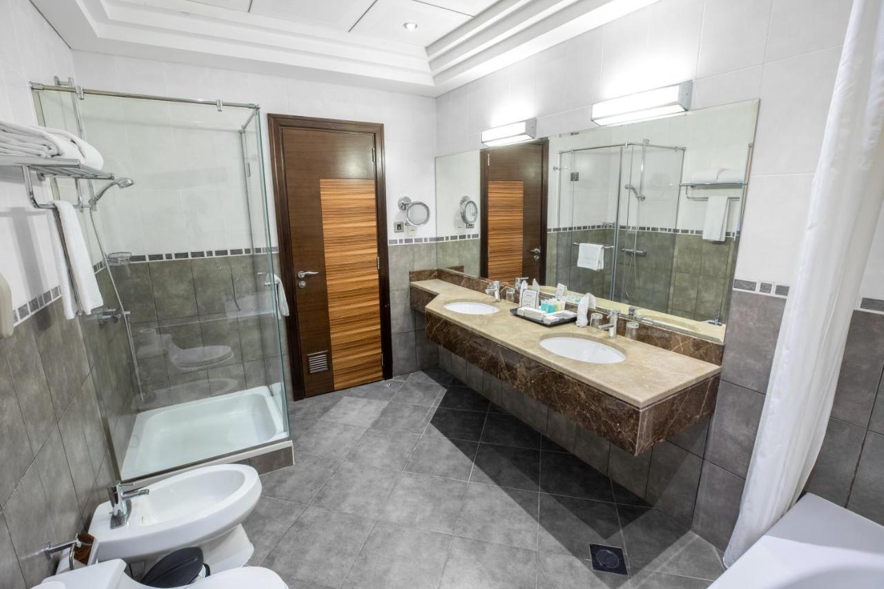 Deluxe Four-Bedroom Apartment Panoramic Views