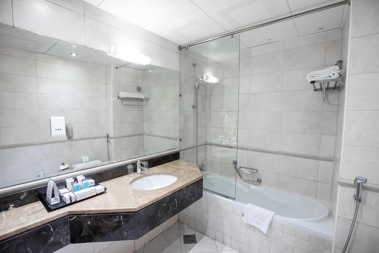Deluxe Three Bedroom Apartment