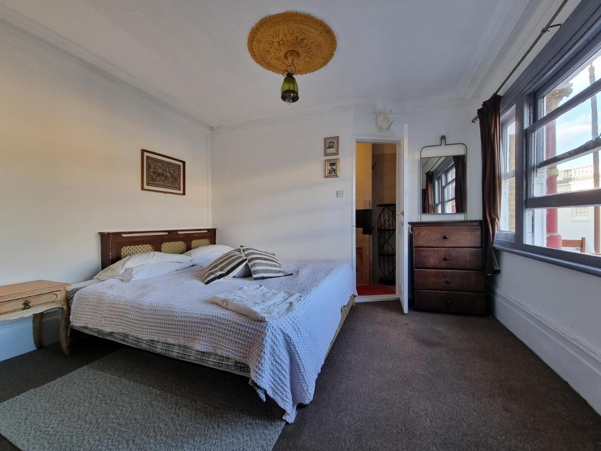 Double Room Private Bathroom