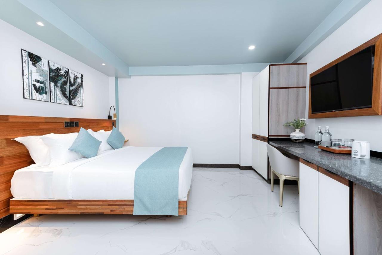 Deluxe Double Room Balcony Return Airport Transport