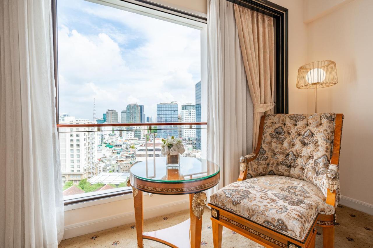 Executive Twin City View One 30-min Foot Massage per