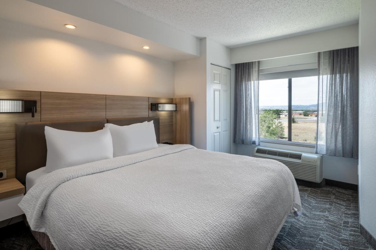 King Room and Mountain View