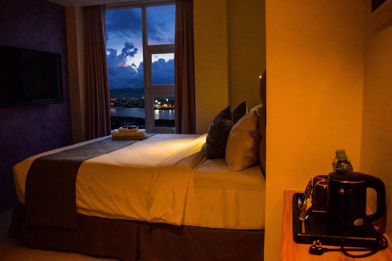 Premier Deluxe Queen Room Airport Transfer