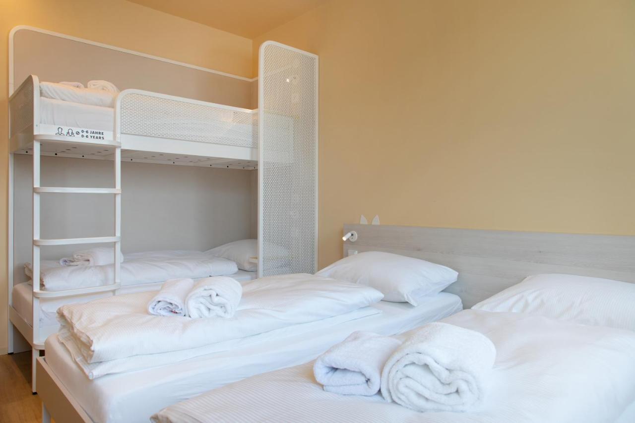Bed 4-Bed Female Dormitory Room