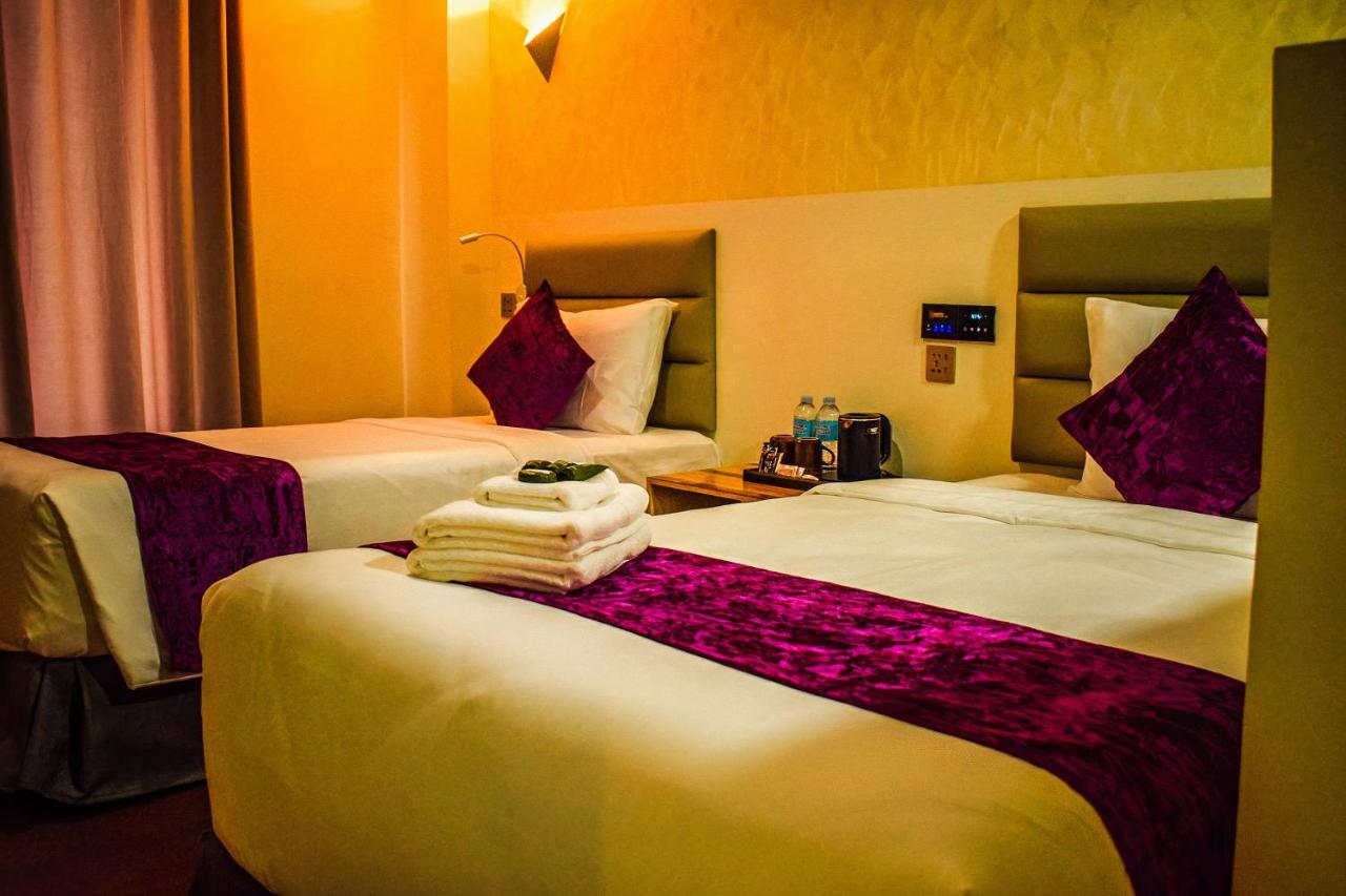 Deluxe Double or Twin Room Airport Transfer