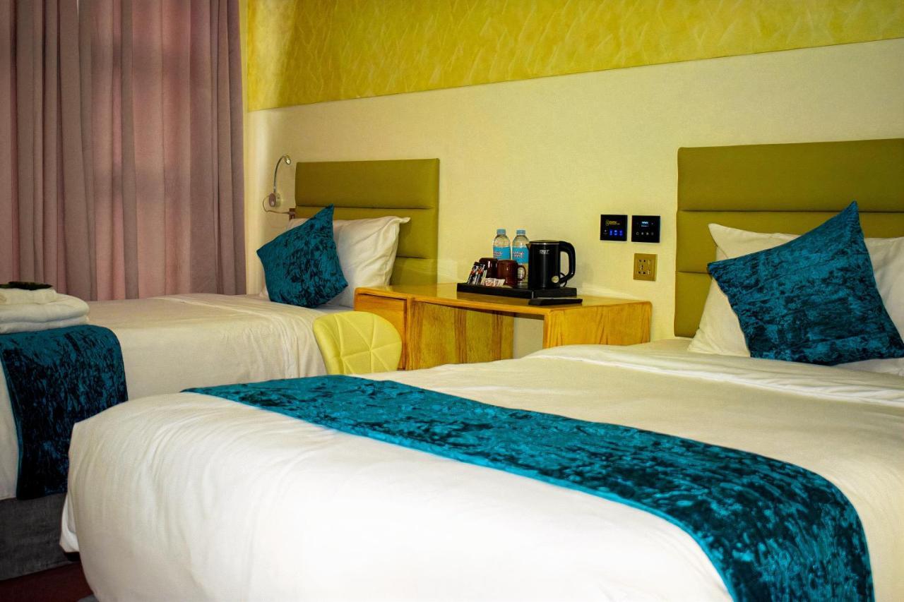 Deluxe Double or Twin Room Airport Transfer