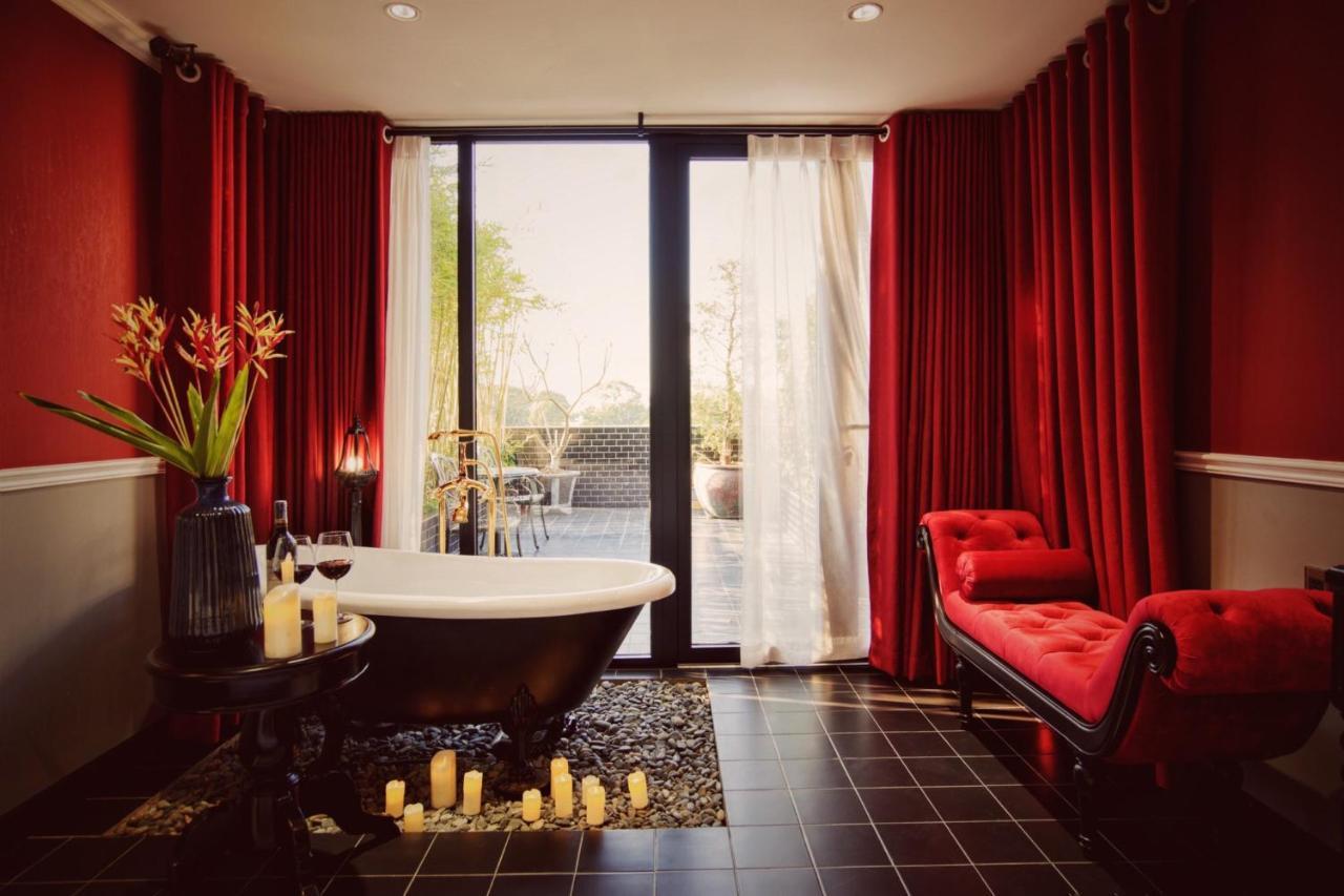 Studio Balcony