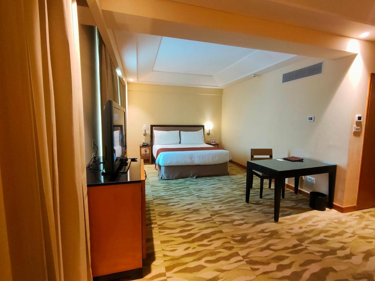 Studio Apartment with 20% off on session of 30 mins Spa,15% off on food & soft beverage services,20% Discount on Laundry service (T&C applicable)
