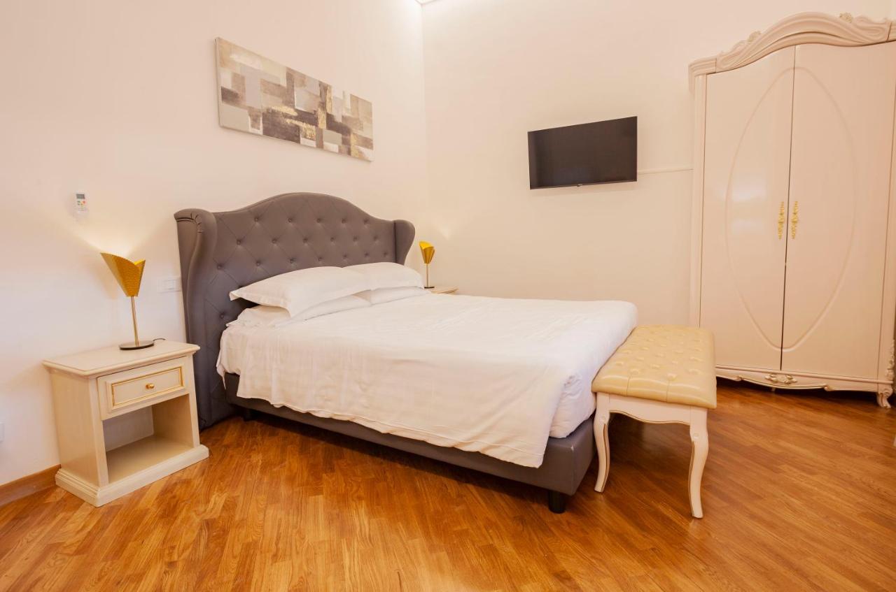 Double or Twin Room with Private External Bathroom