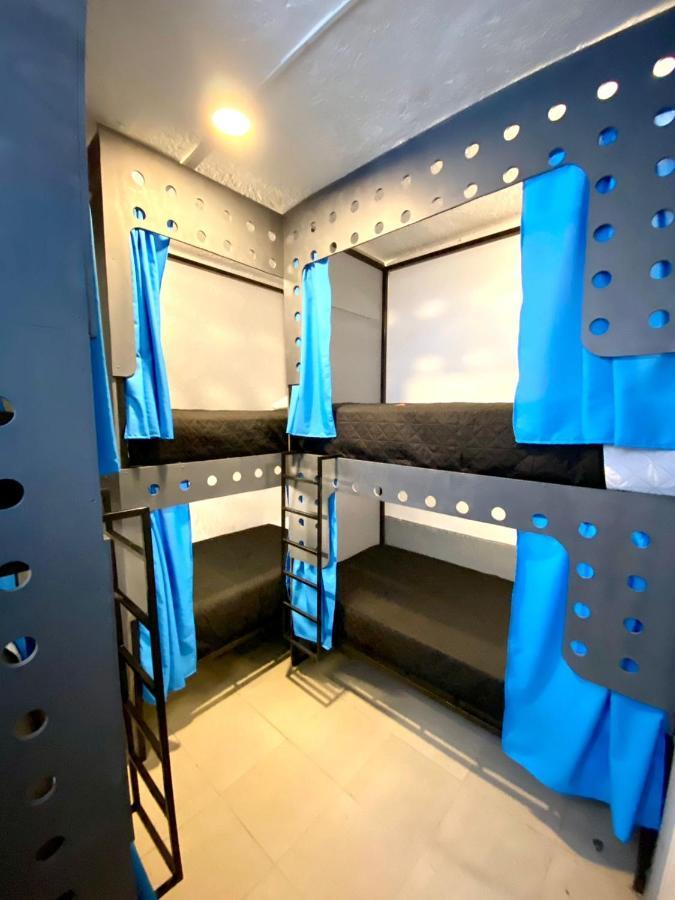 Bed 6-Bed Dormitory Room