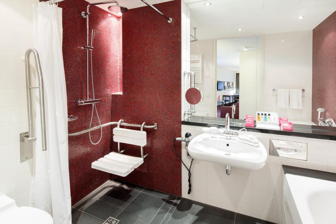 Standard King Room Accessible