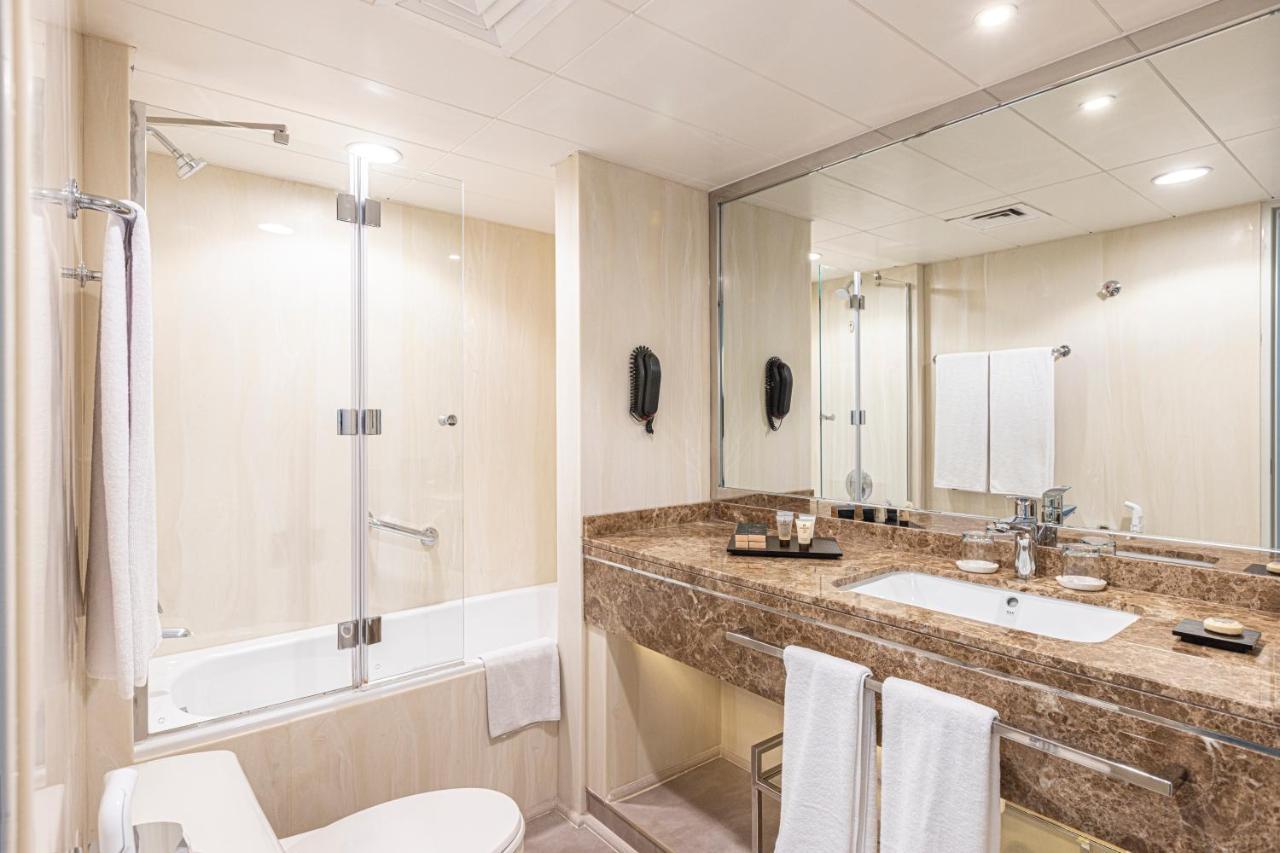 Grand Premier Three Bedroom Suite Balcony