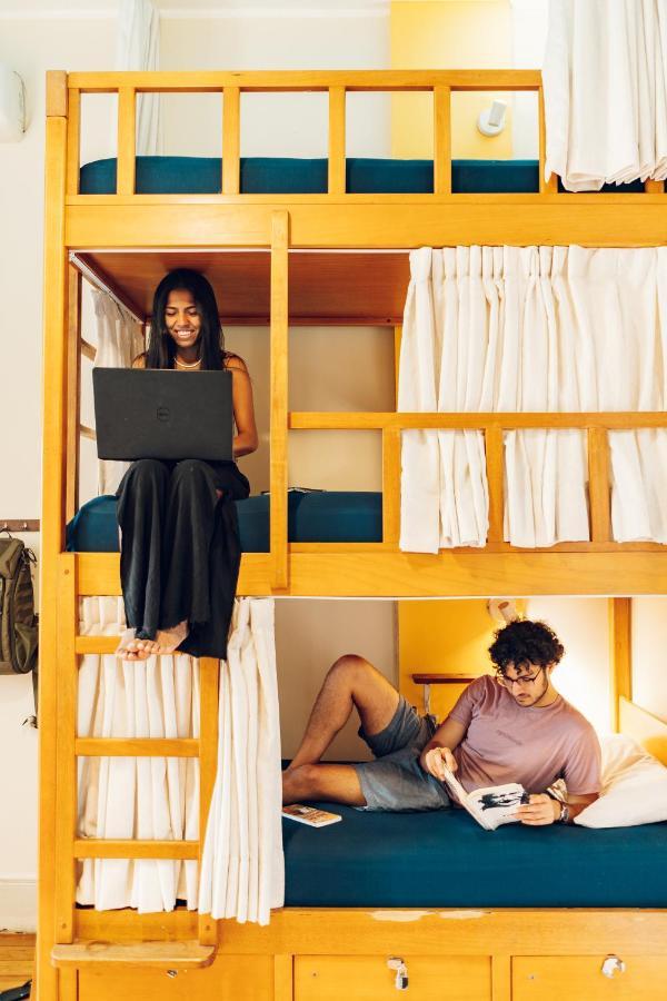Single Bed 6-Bed Mixed Dormitory Room
