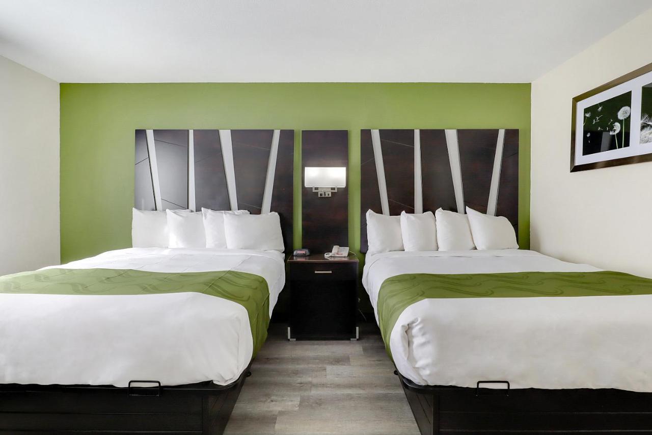 Efficiency Queen Suite with Two Queen Beds - Non Smoking