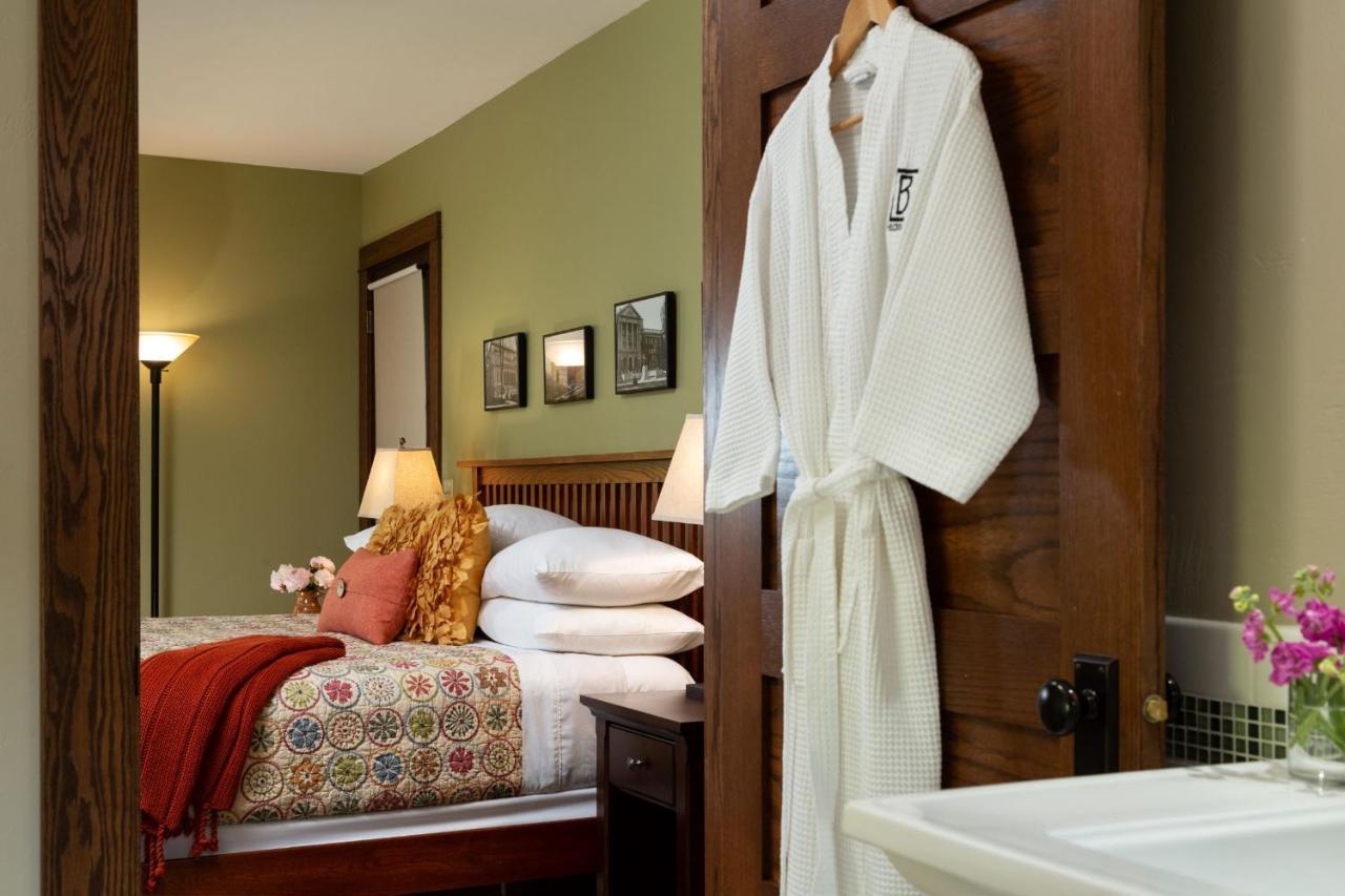 King Suite with Spa Bath