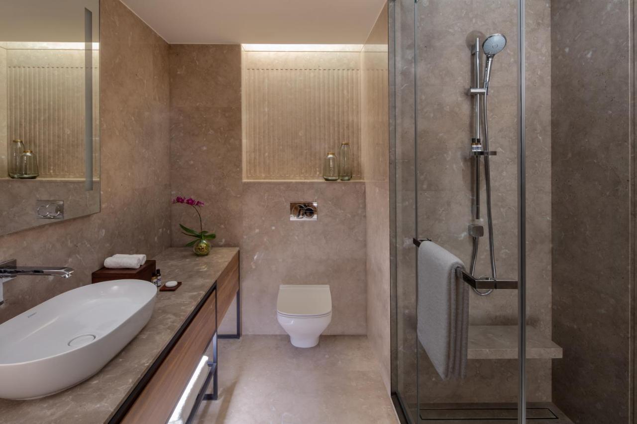 Twin Room Club Access