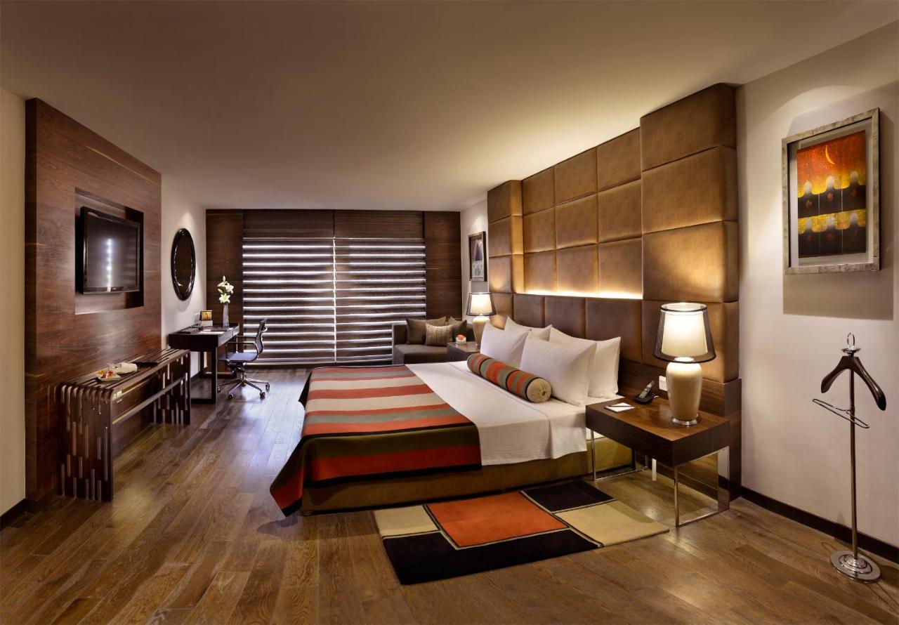Deluxe King Room on F&SB SPA & LaundryHappy Hours deal offering 11 is available from 600 PM till 800 PM at The Circle Bar