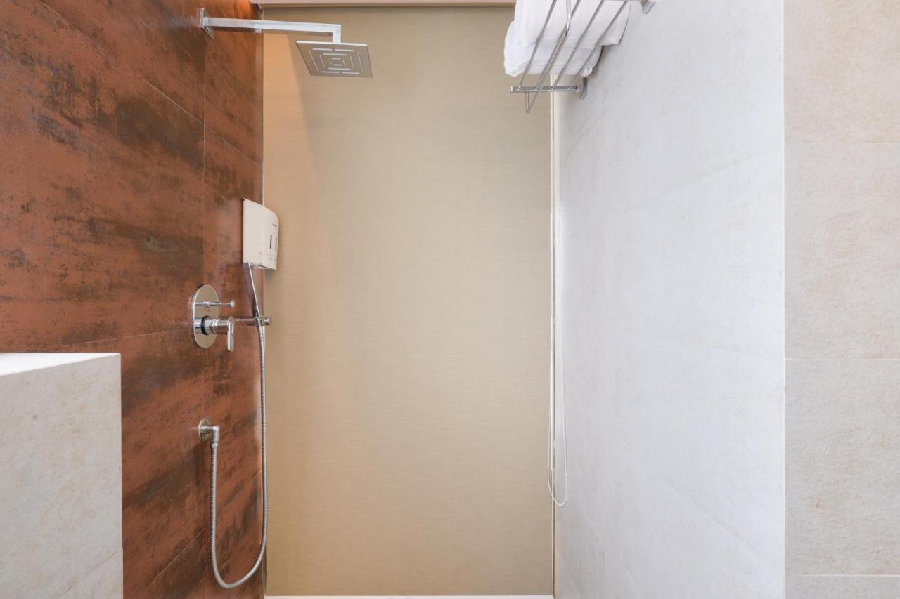 Standard Single Room on Laundry service upto 2 clothing items