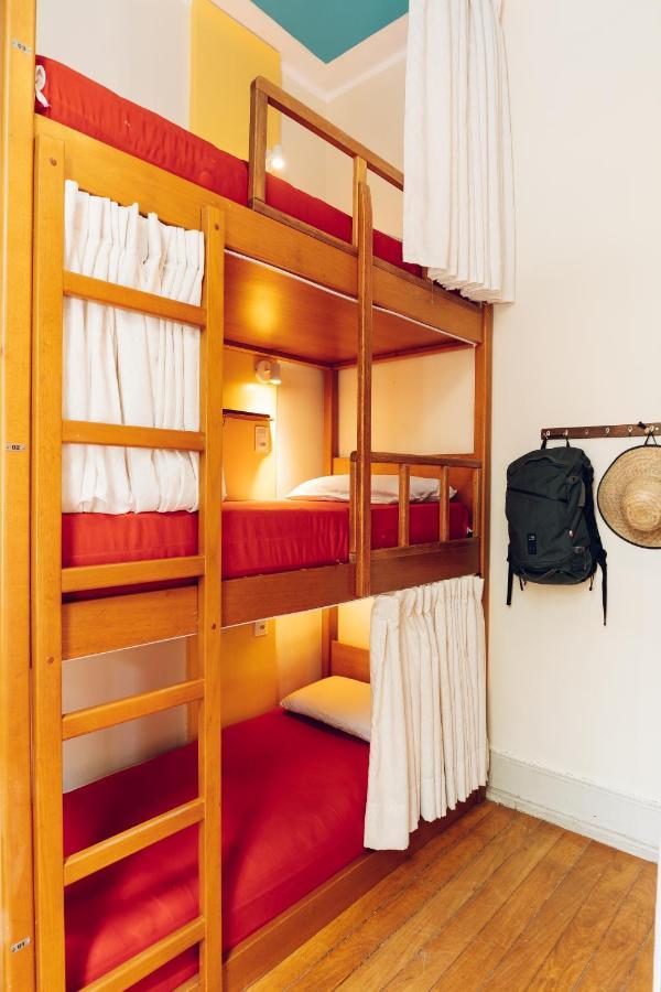 Single Bed 9-Bed Mixed Dormitory Room