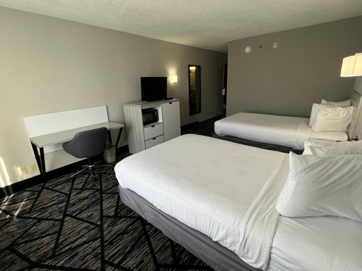 Deluxe Doubel Room Two Double Beds Interior Corridor Non Smoking
