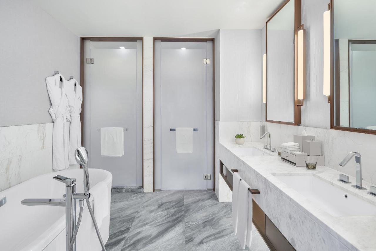 Luxurious Family Deluxe Interconnecting Rooms
