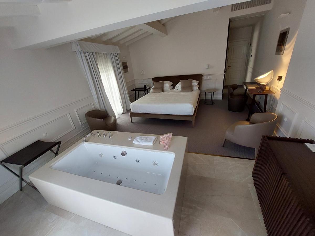 Junior Suite with Hot Tub