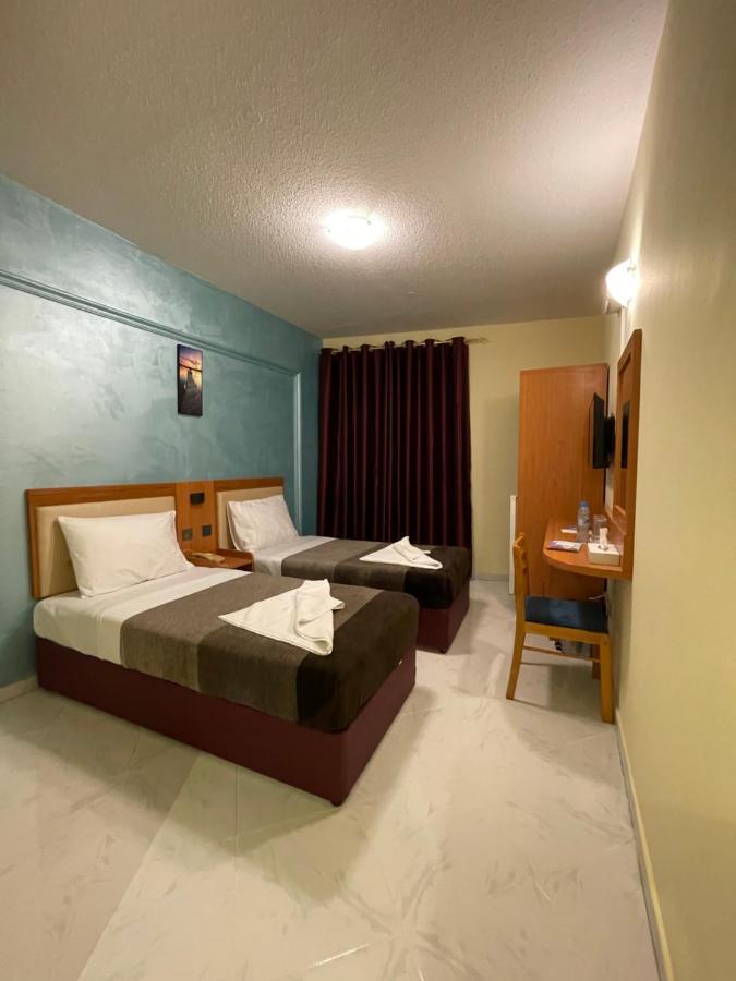 Deluxe Family Suite