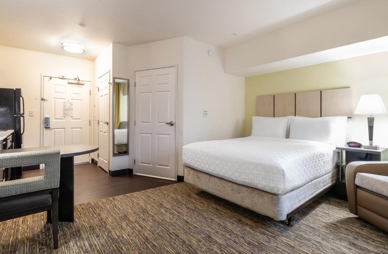 King Studio Suite with Bath Tub - Mobility Access,1434690673:JPEG