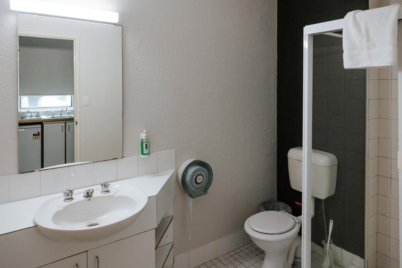 One-Bedroom Apartment,1325514052:JPEG