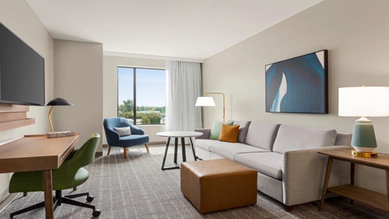 One-Bedroom King Suite with Walk-In Shower