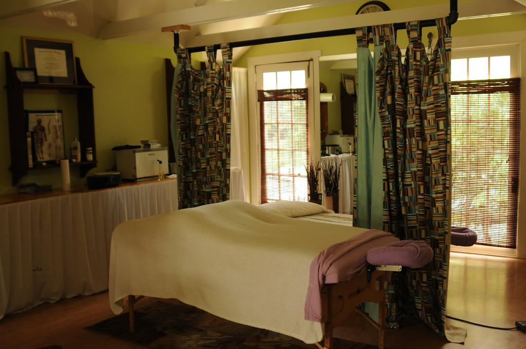 Queen Suite Two Queen Beds