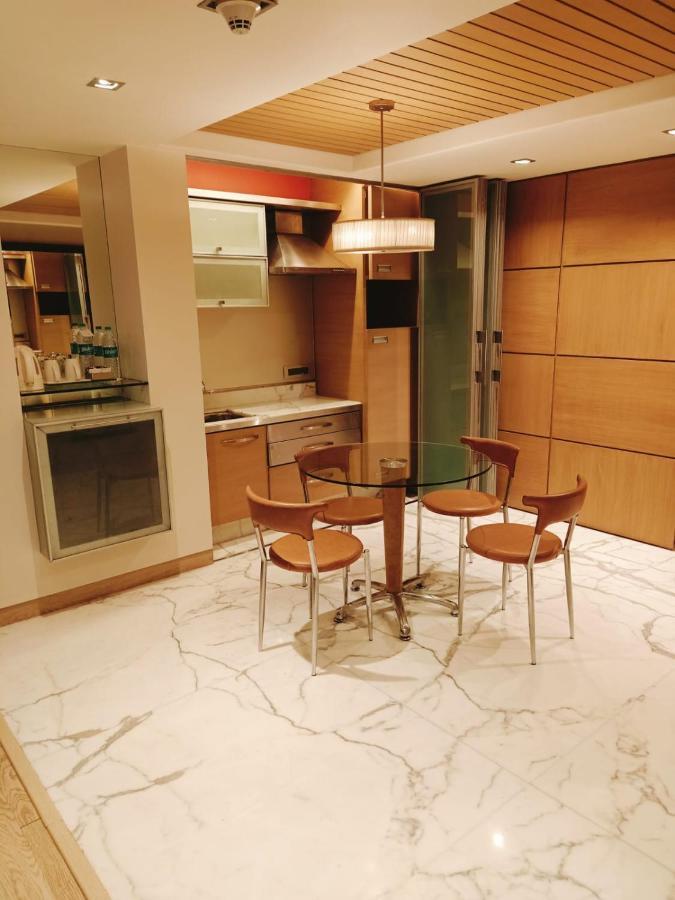 Suite Room on Restaurant Food Al-a-carte order