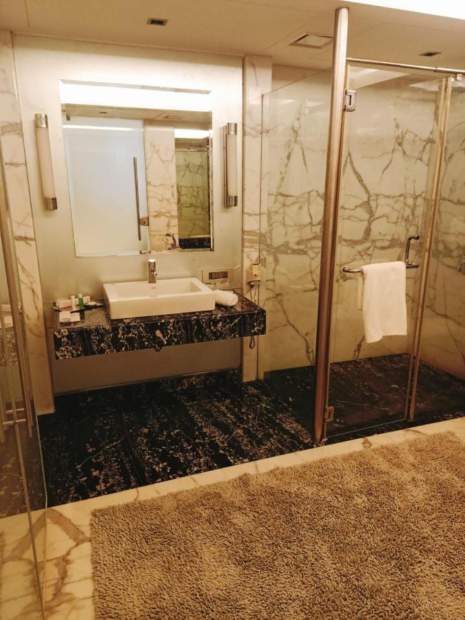 Suite Room on Restaurant Food Al-a-carte order