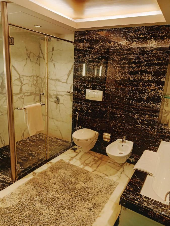 Suite Room on Restaurant Food Al-a-carte order