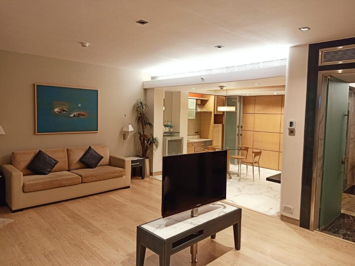 Suite Room on Restaurant Food Al-a-carte order