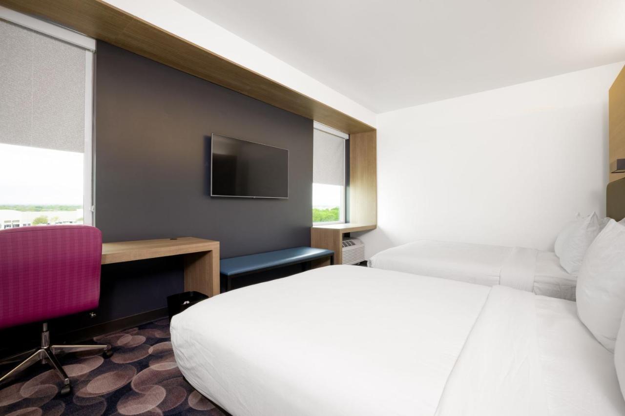 Aloft Guest room 1 King