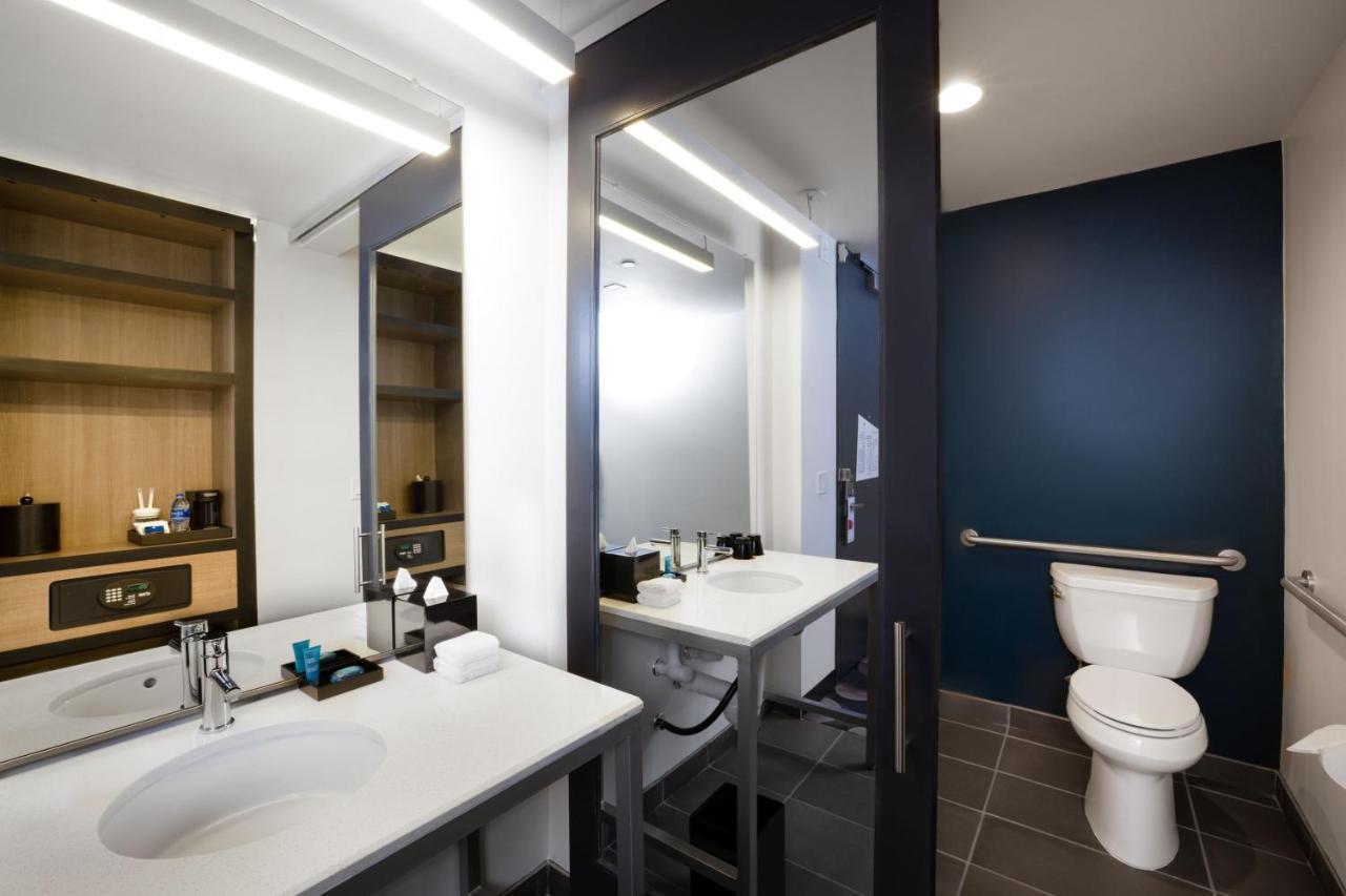 Aloft Guest room 2 Queen
