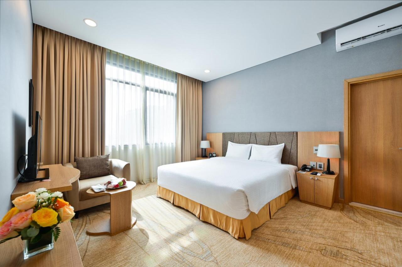 Premium Deluxe King Room City View