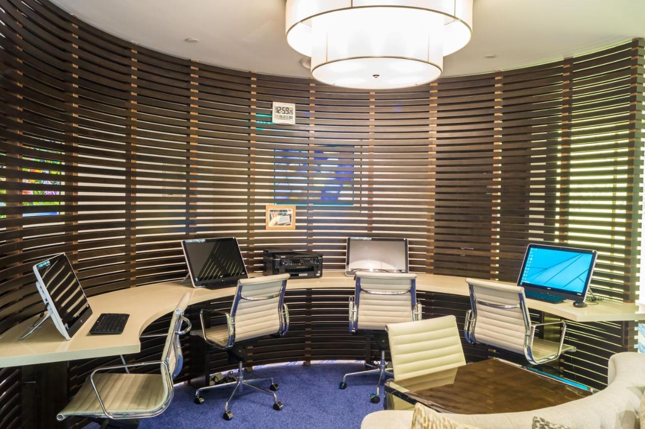 3 Hours Lounge Seated Sofa Chairs NO BED Check between 7AM to 7PM