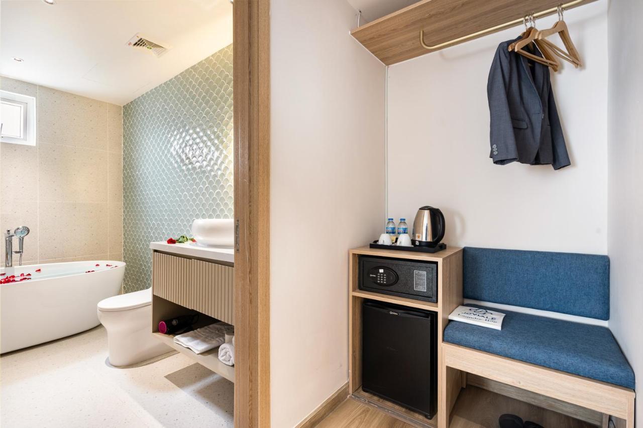 Suite Double Room City View